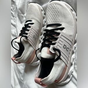 On Women's Cloudswift 3 Running Shoes (new w/0 tags & box)